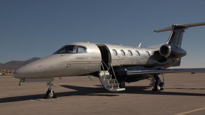 Does phenom 300 have apu